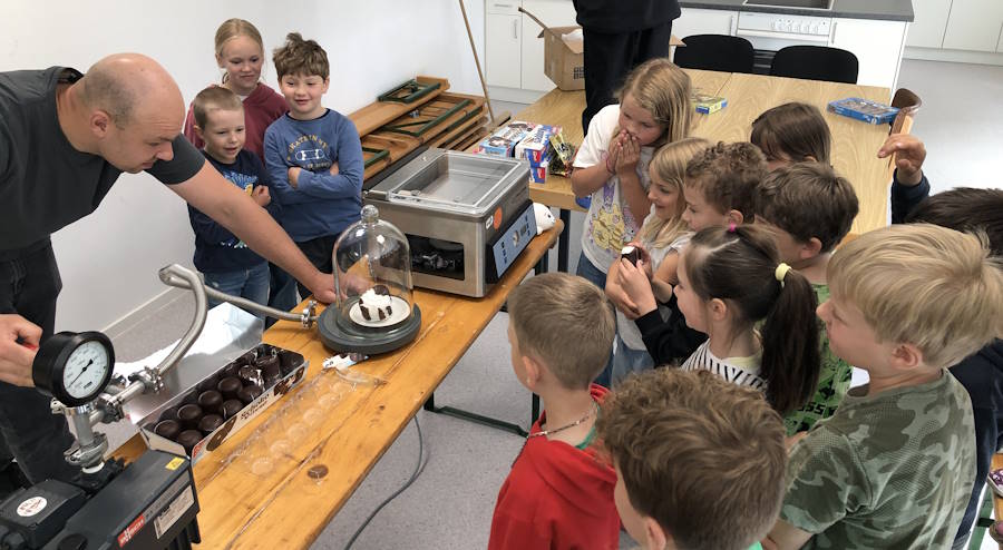 Experiment an der Angenbachtalschule